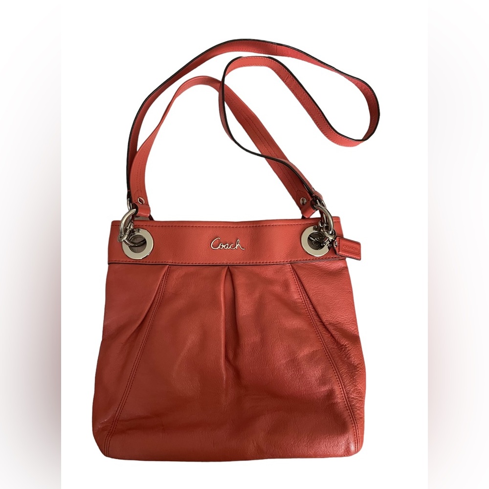 NWOT Coach Ashley leather hippie bag with detachable crossbody strap